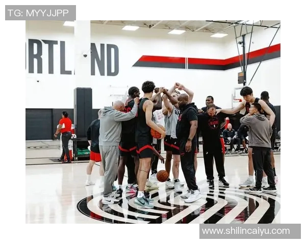 305开拓者与爵士的激烈对决展现篮球魅力与团队精神的巅峰对抗 305开拓者与爵士的激烈对决展现篮球魅力与团队精神的巅峰对抗